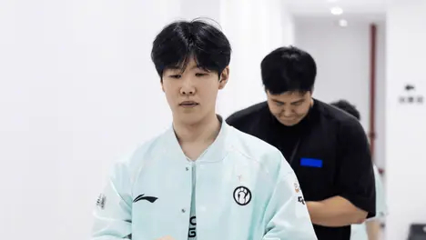 VCT CN赛区巴黎冠军赛小组赛出局，1胜8负战绩暴露战术单一问题